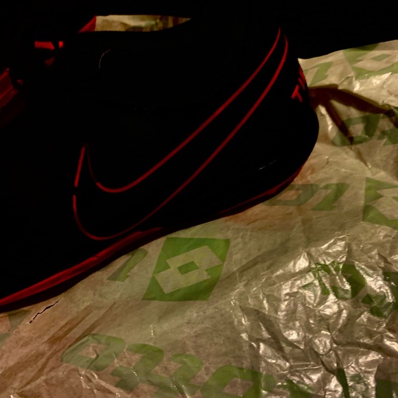 Nike indoor turf shoe for both boys and girls - Picture 3 of 3